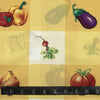 POLYESTER DÉCO ET NAPPE CARREAUX ET FRUITS FOND JAUNE