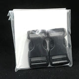 Attache pour sac à dos en plastique noir qui clip 3/4''